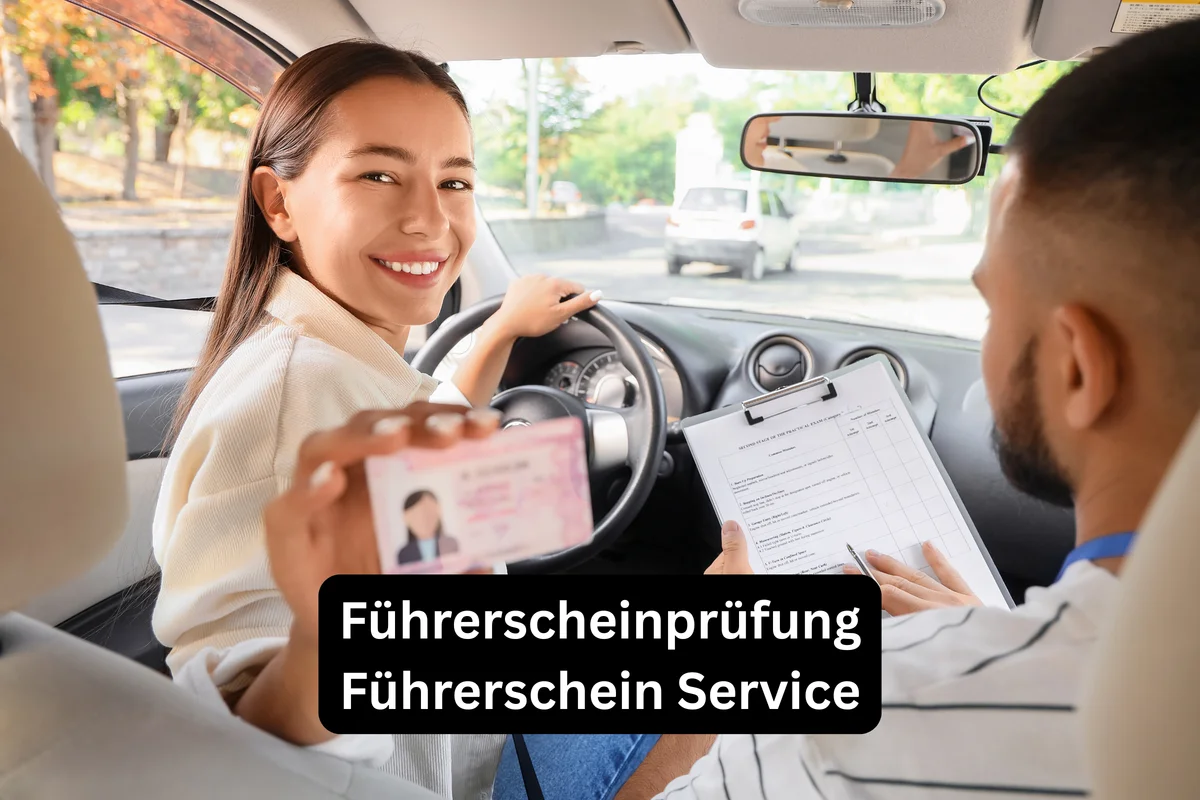Fahrschülerin mit Führerscheinkarte und Fahrlehrer im Auto; Titel: Führerscheinprüfung – Führerschein Service